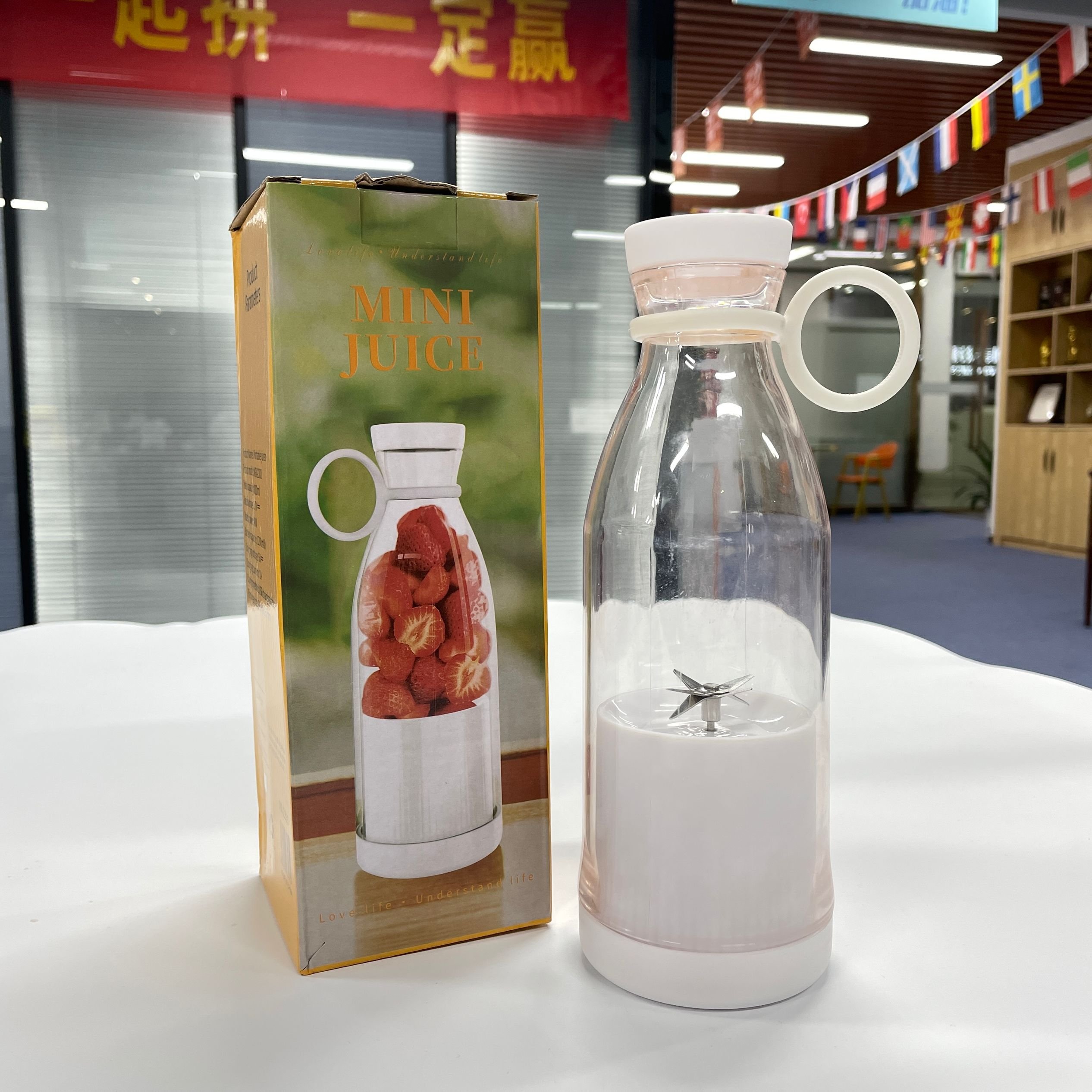 420ML Hand Held Bottle Wireless rechargeable Electrical Smoothie Bottle Blenders Fresh Juicer Mixer Mini Portable Blender