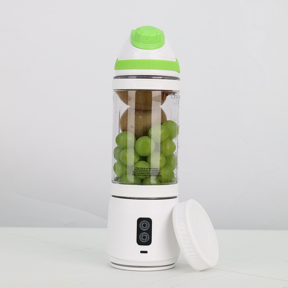 2024 New 700ml portable rechargeable drink clockwise and anti clockwise smoothie strongest blender