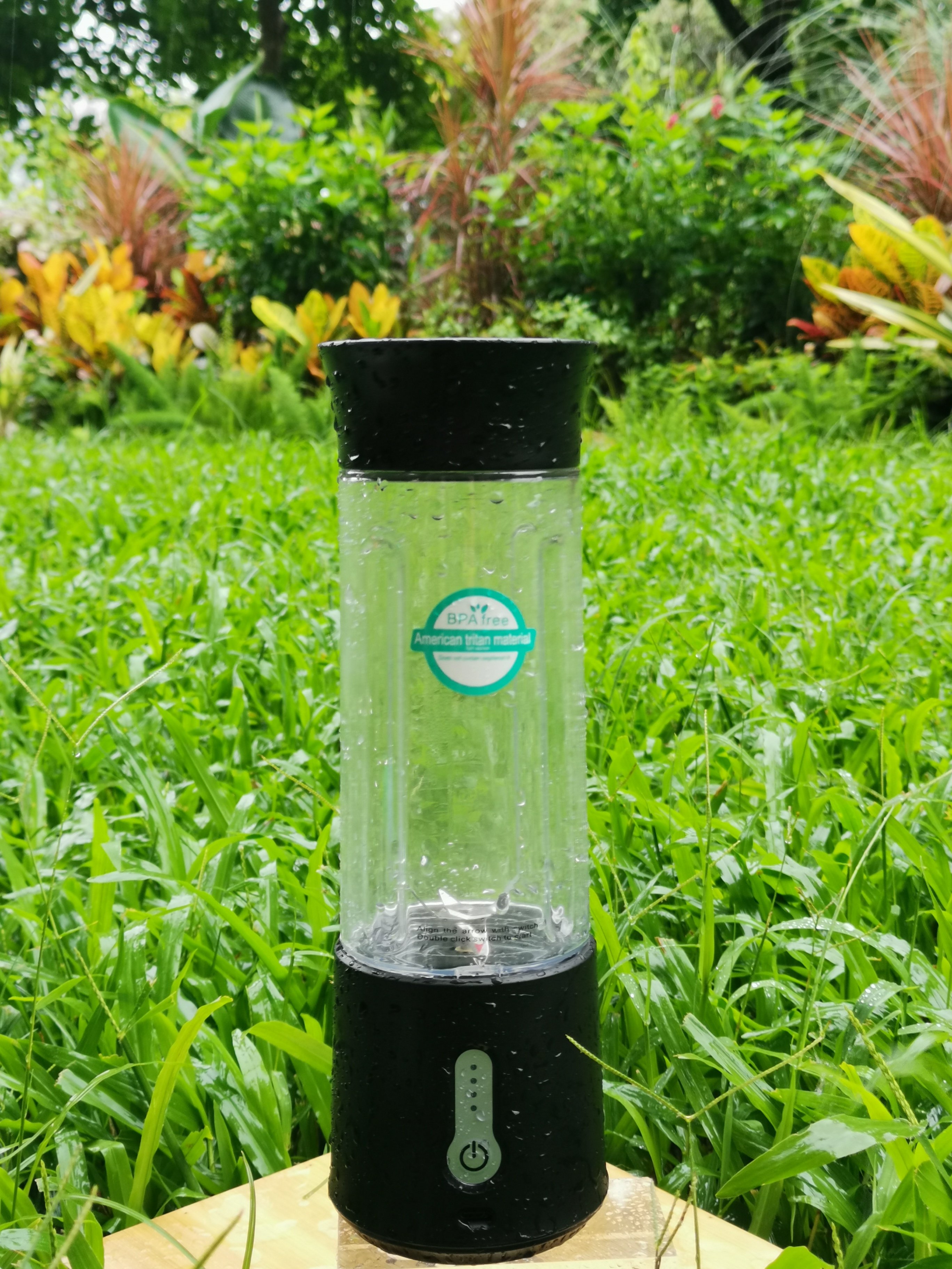 Sports blender Rechargeable Smoothie Mini Hand Portable USB Blender Juicer