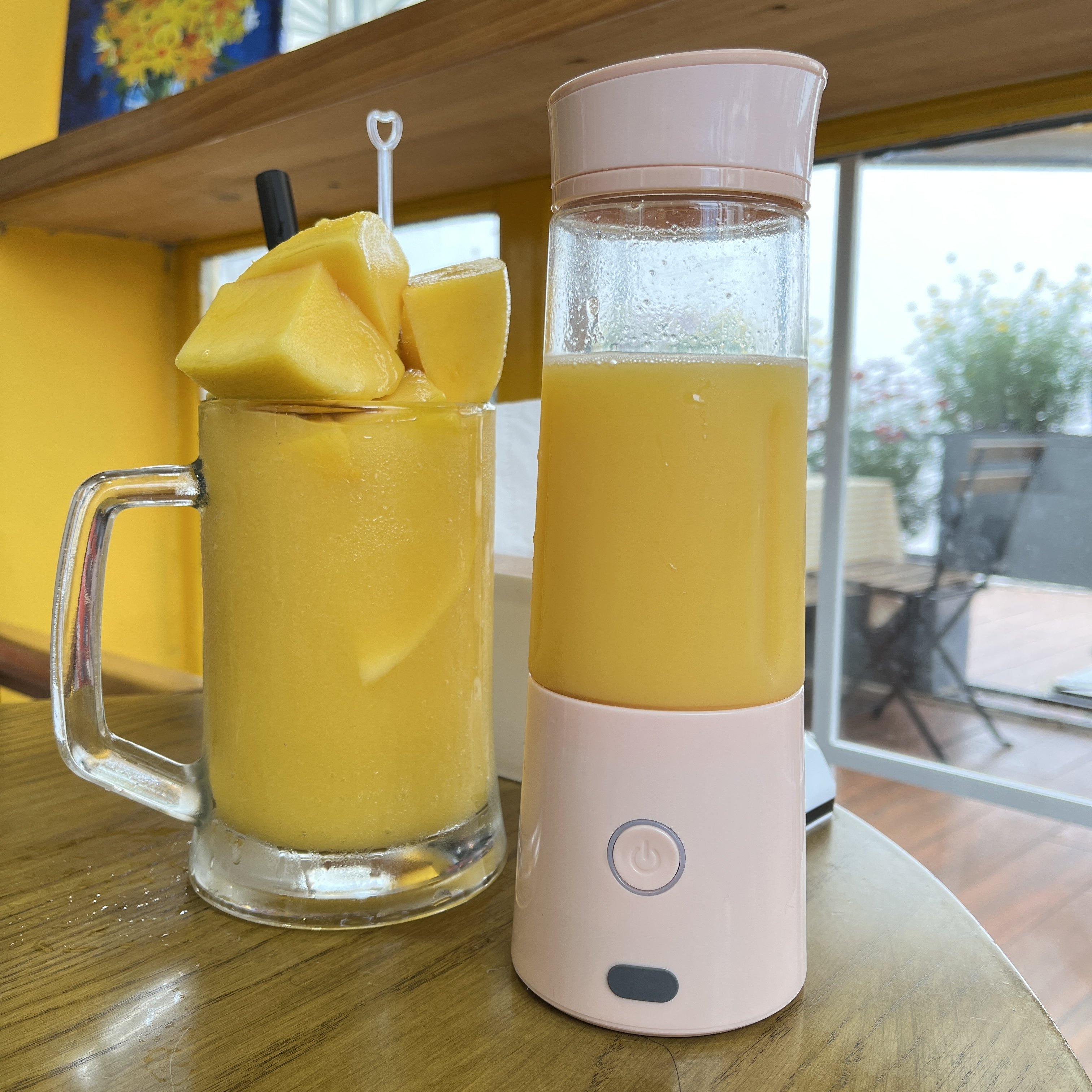 Hot sale colorful personal travel 400ml mini usb juicer blender smoothie maker portable rechargeable blender