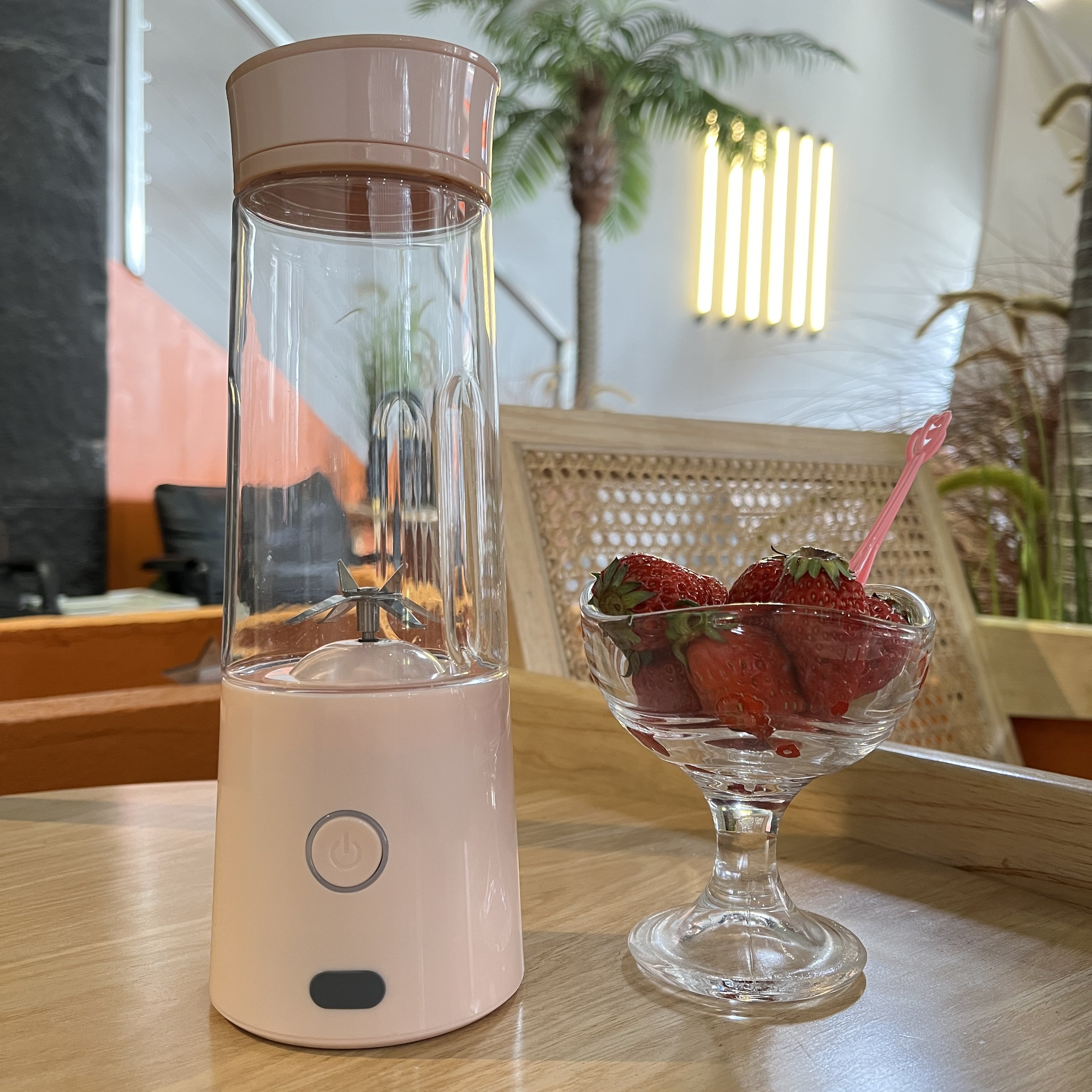 Hot sale colorful personal travel 400ml mini usb juicer blender smoothie maker portable rechargeable blender