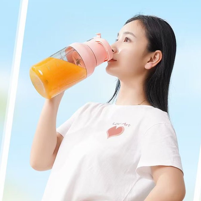 New arrival 1500ml Juicer Portable Rechargeable juicer cup Student Home Multi-function juicer cup Mini handheld portable blender