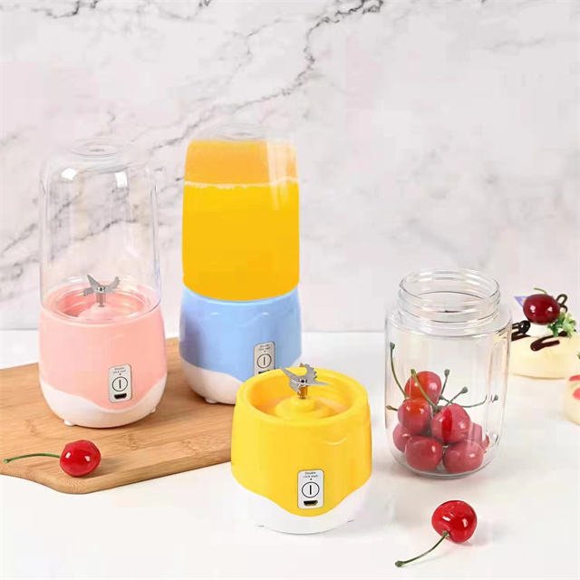 Electric USB Portable Juicer Mini Blender and Smoothies Six Blades Great for Mixing Portable Blender