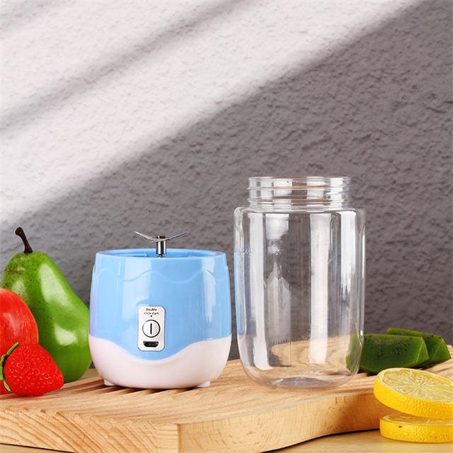 Electric USB Portable Juicer Mini Blender and Smoothies Six Blades Great for Mixing Portable Blender