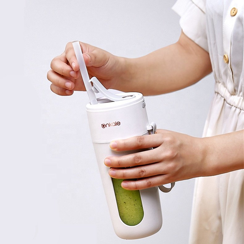 Portable Fruit Juicer USB Blender Fruit Mixer Rechargeable Outdoor Juicer Portable Mini Juice Mixer