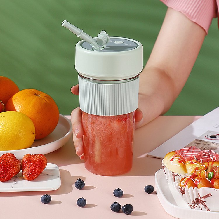 Portable Straw Juice Cup Milkshake Fruit Juicer Blender cordless mini juicer blender
