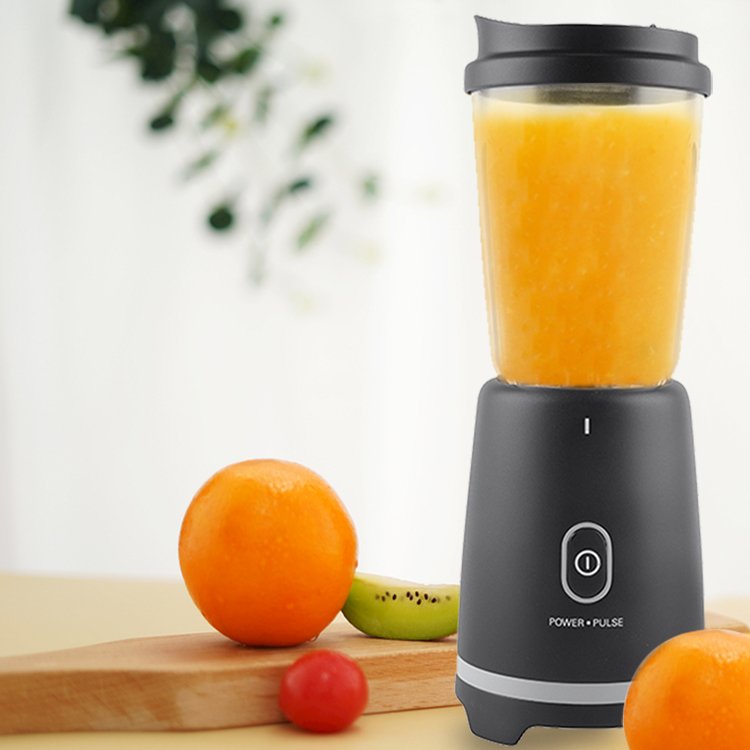 Effortless Blending at Your Fingertips - Easy-to-Operate Blender for Everyday Use