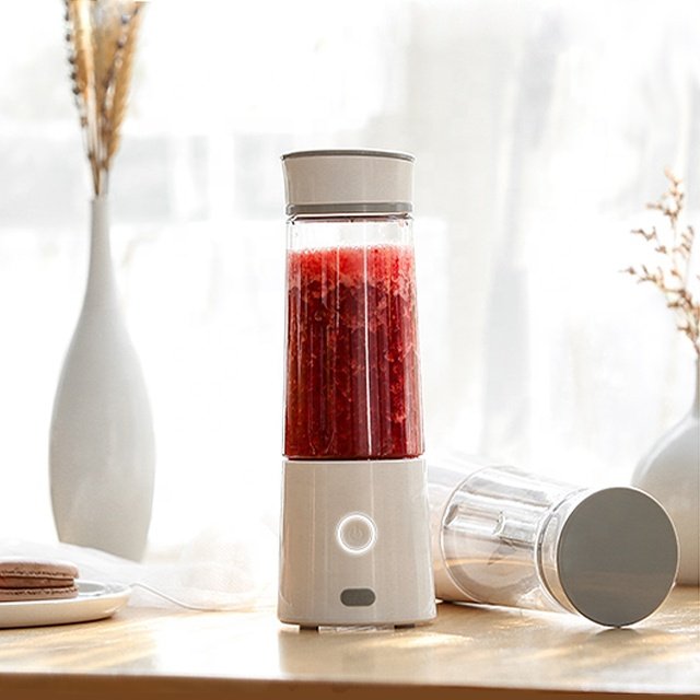 Wireless 7.4V high power customized color USB portable mini size blender sport juicer 6 blades smoothie maker portable blender