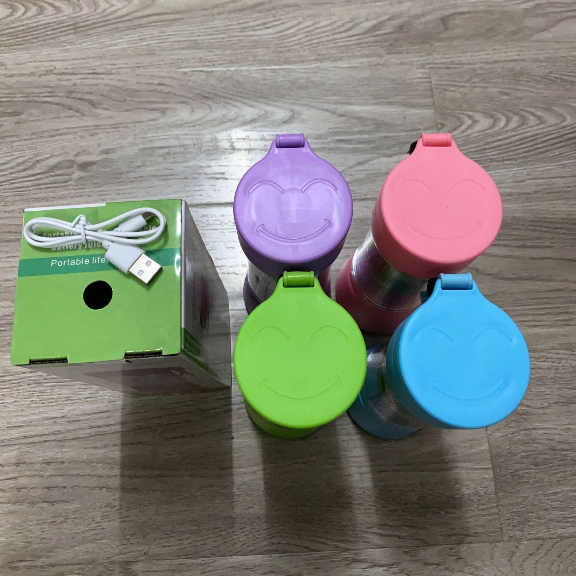 Mini USB Rechargeable Home Blender And Mixer 6 blades Juice Plastic Electric Juicer Cup Portable Blenders