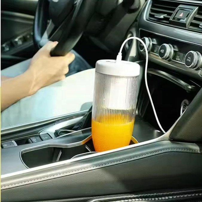 Outdoor Camping juicer 2023 Ankale hot selling portable fruit juicer USB charging electric blender bottles
