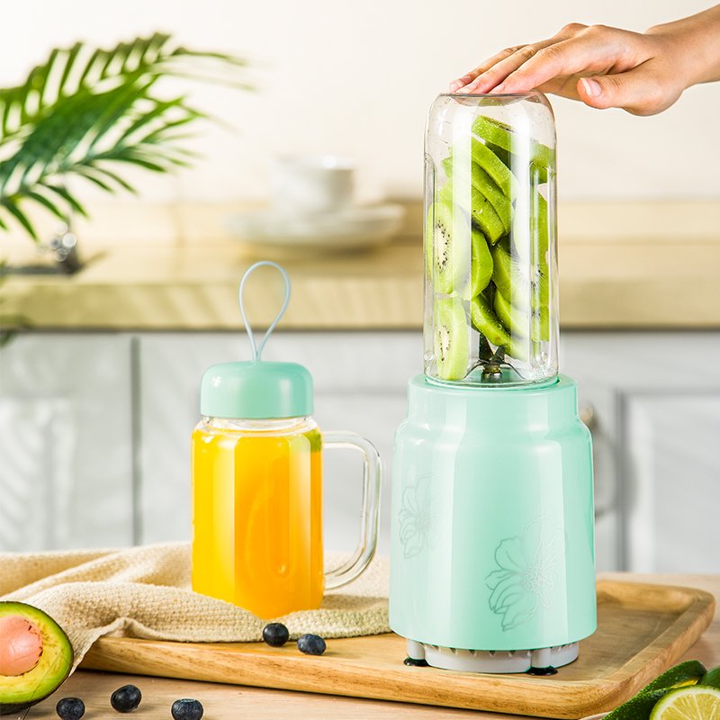 500ml food grade tritan cup portable electric juicer easy to carry everywhere 4 in 1 portable blender