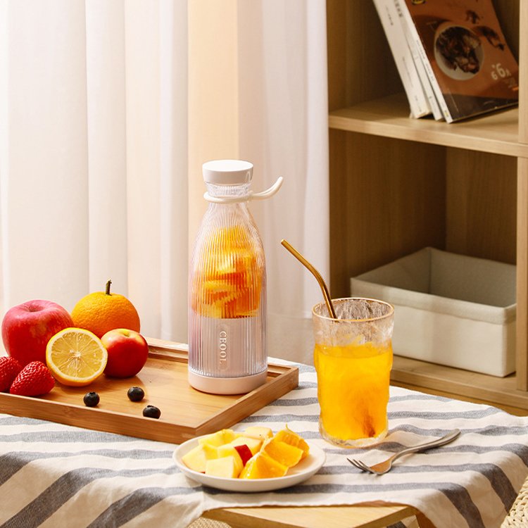 Newly Design household Portable 380ml USB Juicer Cup Household Fruit Mixer- Six Blades in 3D Juicer Blender