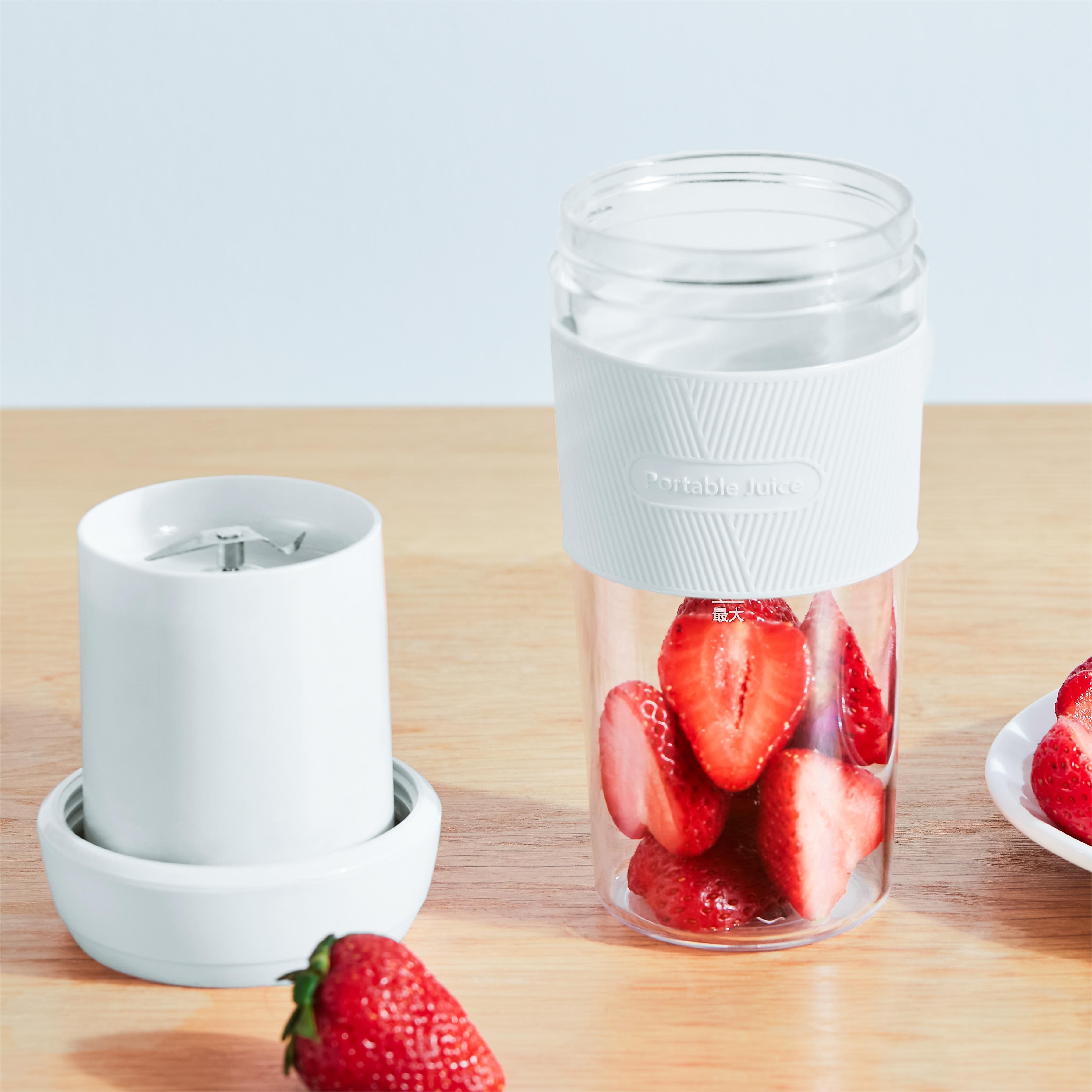 2023 High Quality USB Rechargeable Juicer Blender 260ML Mini Portable Travel Fresh Fruit Juice Cup