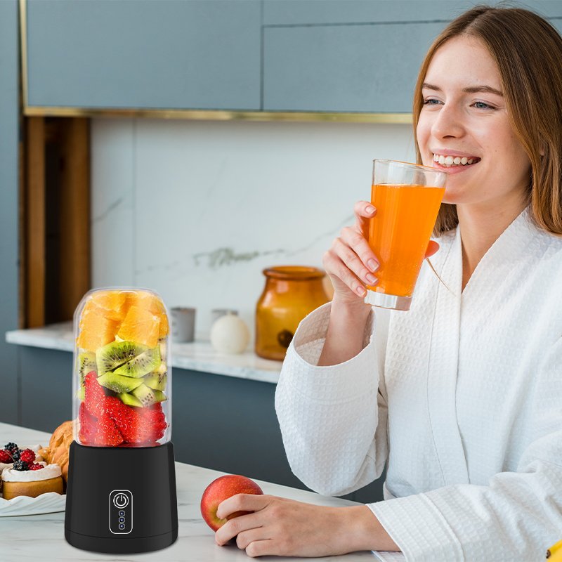 2024 New USB Charging Fresh Orange Juicer Electric Mini Blender Smoothies Six Blades Portable Blenders and Juicers Machine