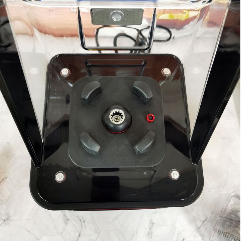3Hp Heavy Duty 2200 blender with sound cover commercial
