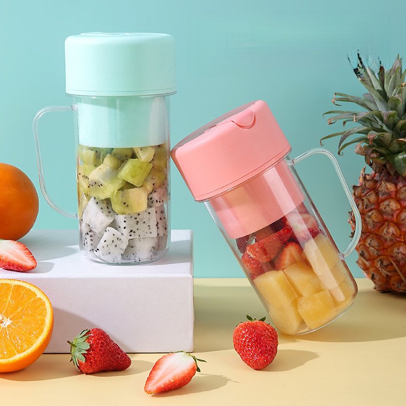 New Electronic Mini Size Blender USB Rechargeable Mini Juicer Blender for Smoothies and Shakes Portable Travel Sports Kitchen