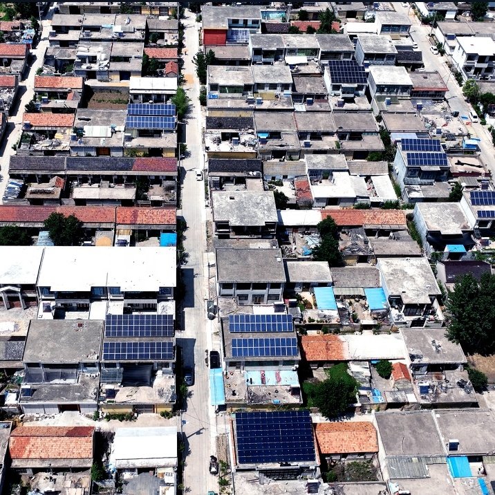 AUS Inverter 225KW industrial and commercial grid-connected series three-phase inverter Intelligent AFCI solar inverter