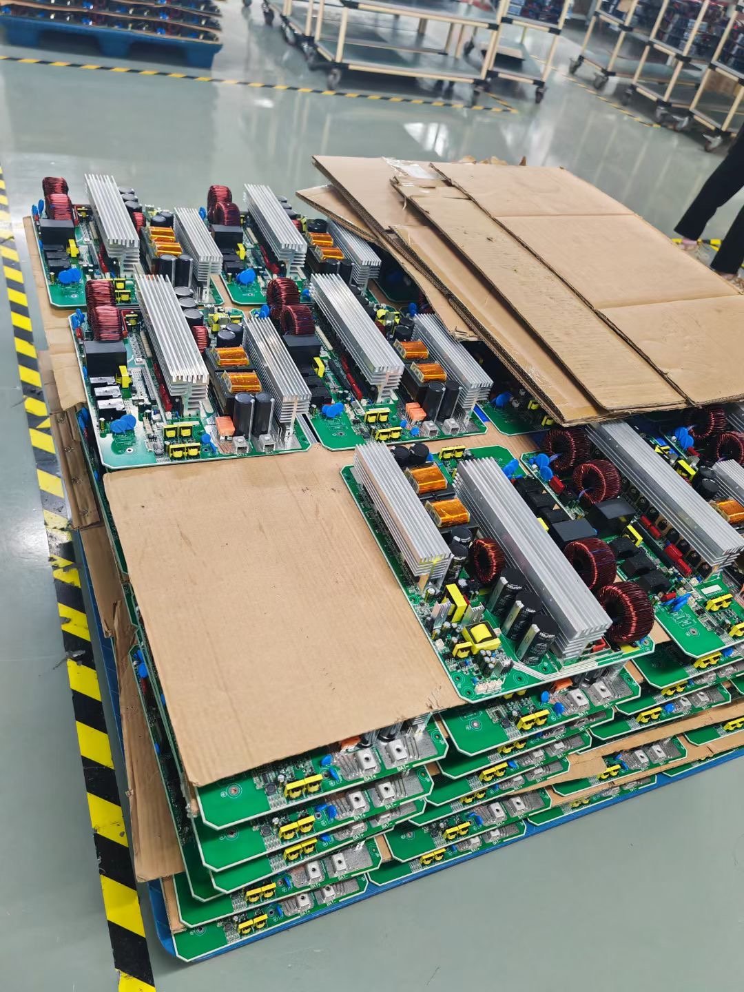 Hybrid Solar Inverter pcb board With MPPT LCD display for home use