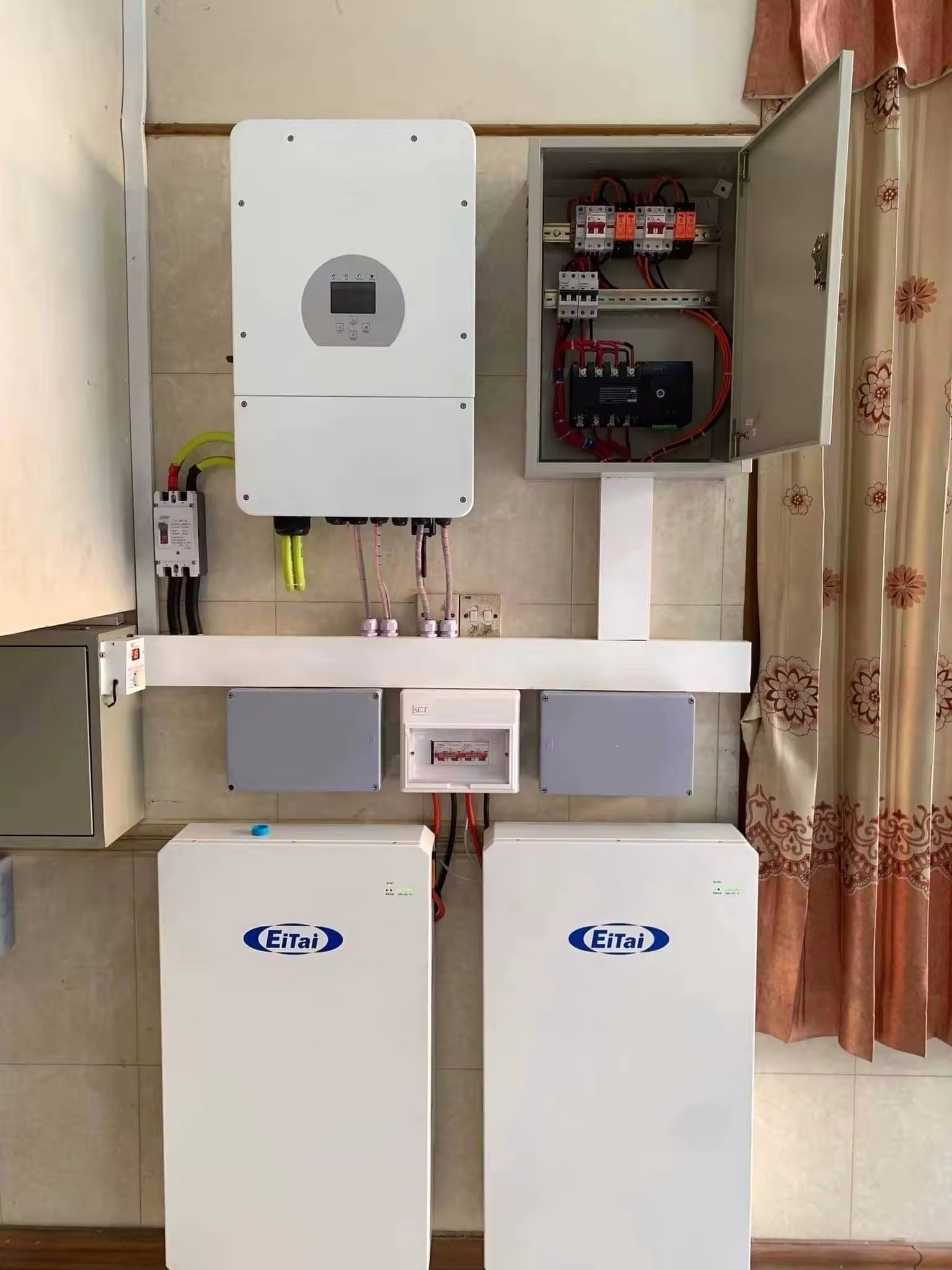 DEYE Best New Products Of 2024 SUN 6KW 8KW Hybrid Three Phase Solar Inverter With Good Service