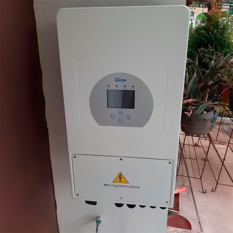 Deye Technology Wholesale Price Hybrid Inverter 15KW Solar Power On Off Grid Solar Inverters