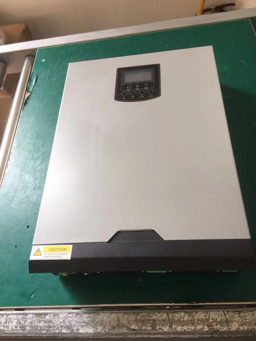 VM III Off Grid Hybrid Solar Inverter ZT910009