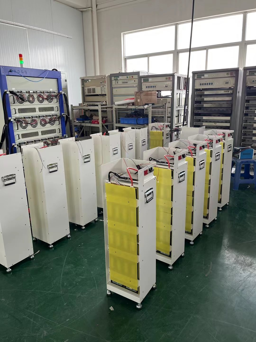 10kw Portable Power Station and Solar Generators Stackable Home Solar Inverter System