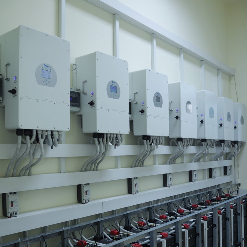 Deye 3 phase Hybrid Solar Inverter 12KW 15KW 20KW Hybrid Inverter with Smart Home