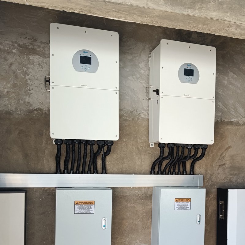 Deye 3 phase Hybrid Solar Inverter 12KW 15KW 20KW Hybrid Inverter with Smart Home