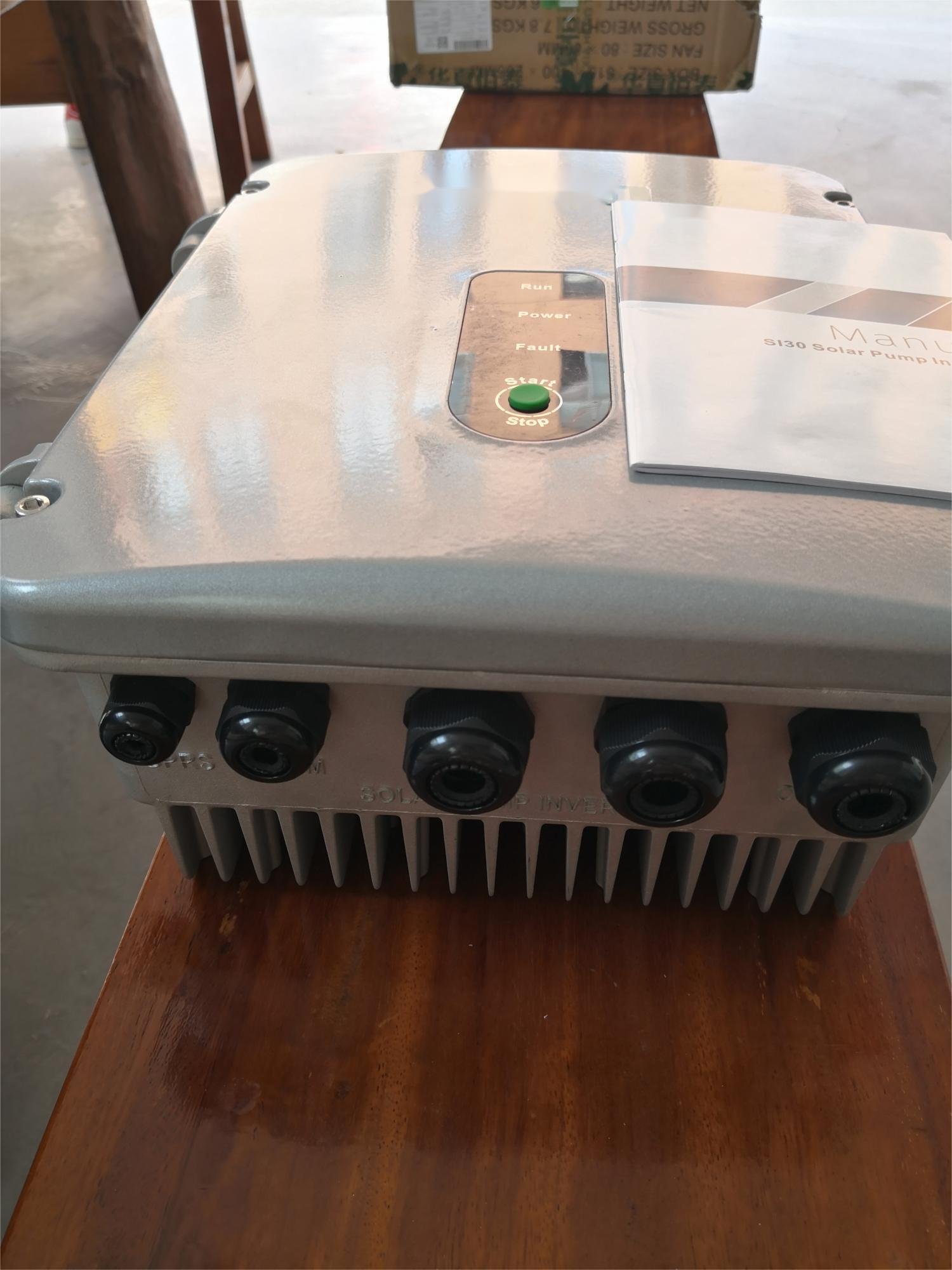 VEICHI AC Power Ip65 Connector 5.5kw Vdf Solar Water Pump Inverter For 7.5hp Electric Water Pump