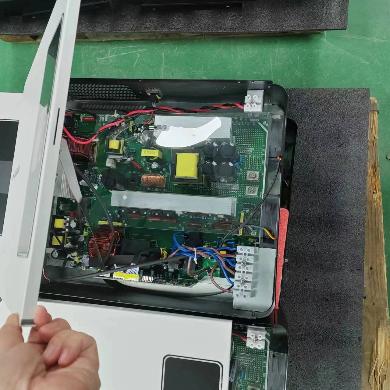 Residential solar Hybrid inverter For Home Energy Storage System