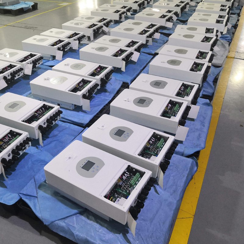 Deye 33.6KG 50/60Hz 240A hybrid solar inverter 12 kw Low voltage three phase hybrid inverter