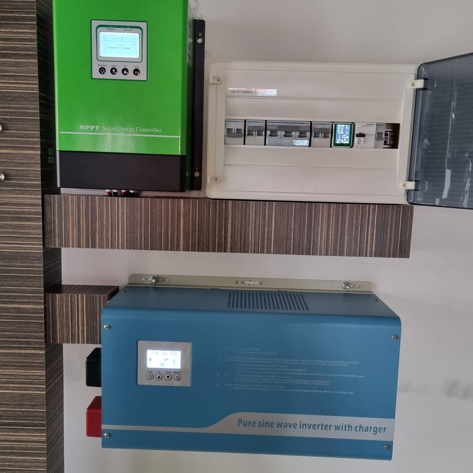 Solar inverter 1kw 24v off grid pure sine wave inverter 1000w solar power system inverter