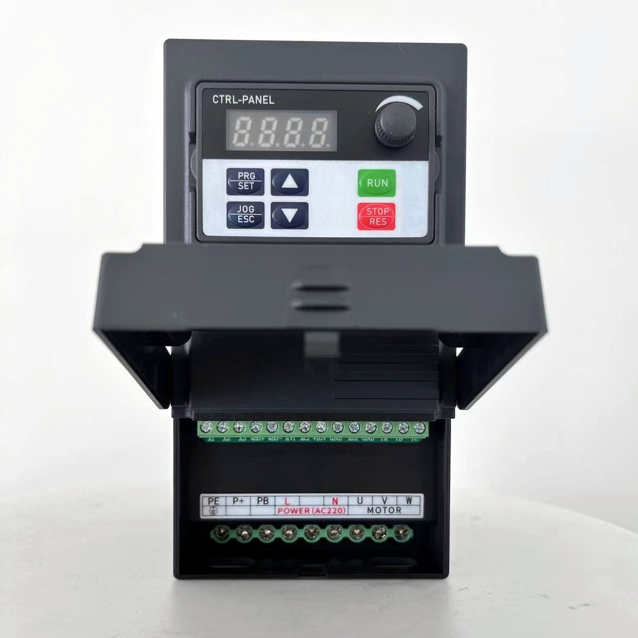 Top 10 vfd drive for motor solar vfd pump 0.75kw 1.5kw 2.2kw 4kw 5.5kw 220V 1 phase to 3 phase solar vfd pump drive