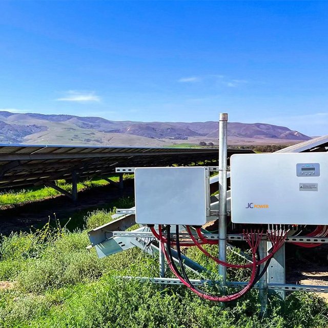 Pure Sine Wave Inverter 220V Dual Output 6KW Hybrid Solar Inverter With MPPT Charge Controller For Solar Energy System