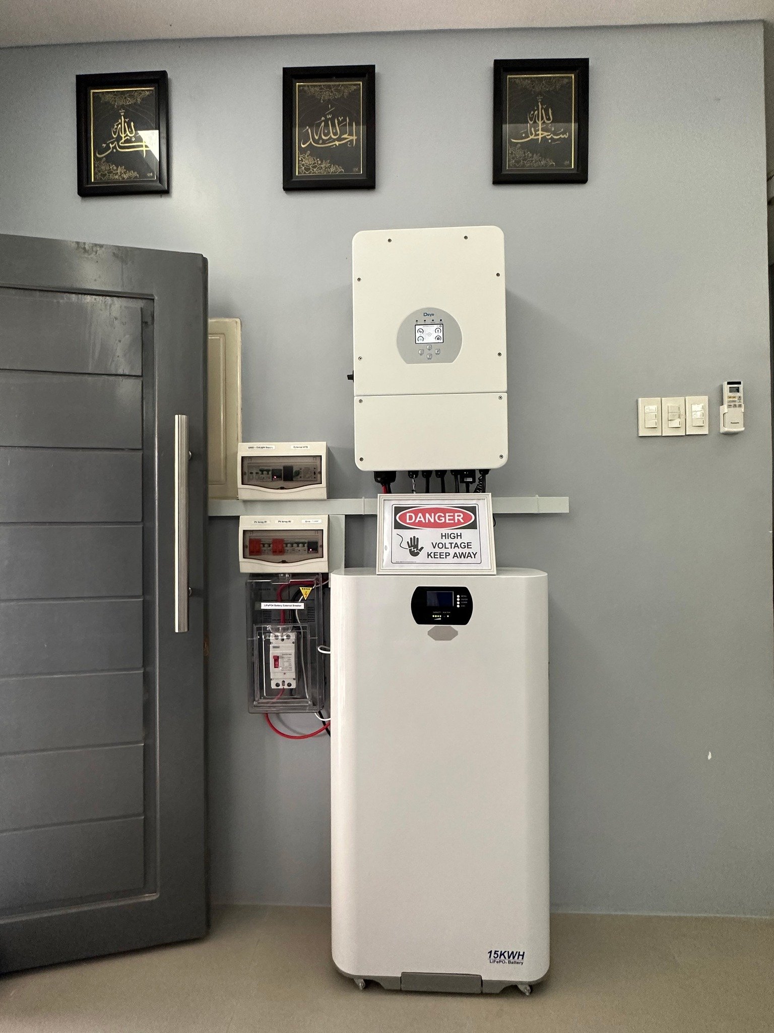 factory direct sale Us Version Deye Split Phase 8kw 12kw 110v 120v 220v 240v Off Grid Hybrid Solar Inverters With Wifi