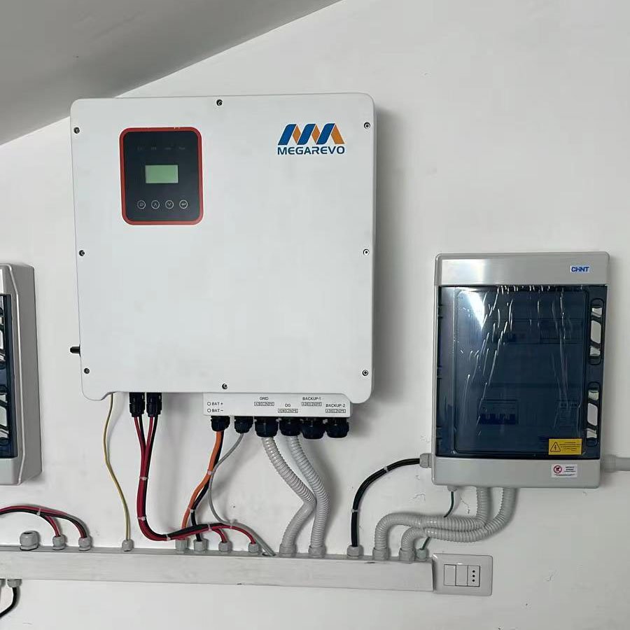 Megarevo EU Warehouse High Quality 5 8 10 12KW Three Phase Solar Hybrid Inverter For Solar System