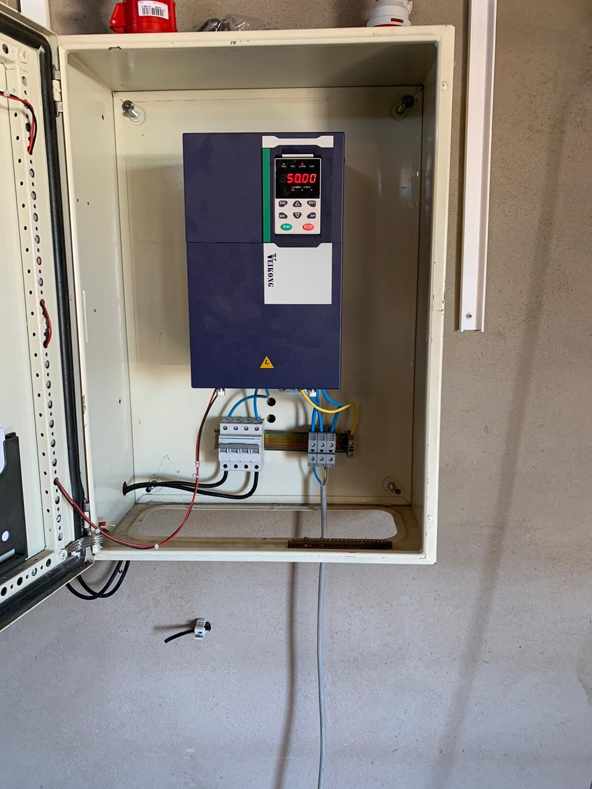 PV Solar Inverter DC To AC Three-Phase Converter 220V 0.75kw/1.5kw/2.2kw/4kw With MPPT Control Solar Pump VFD