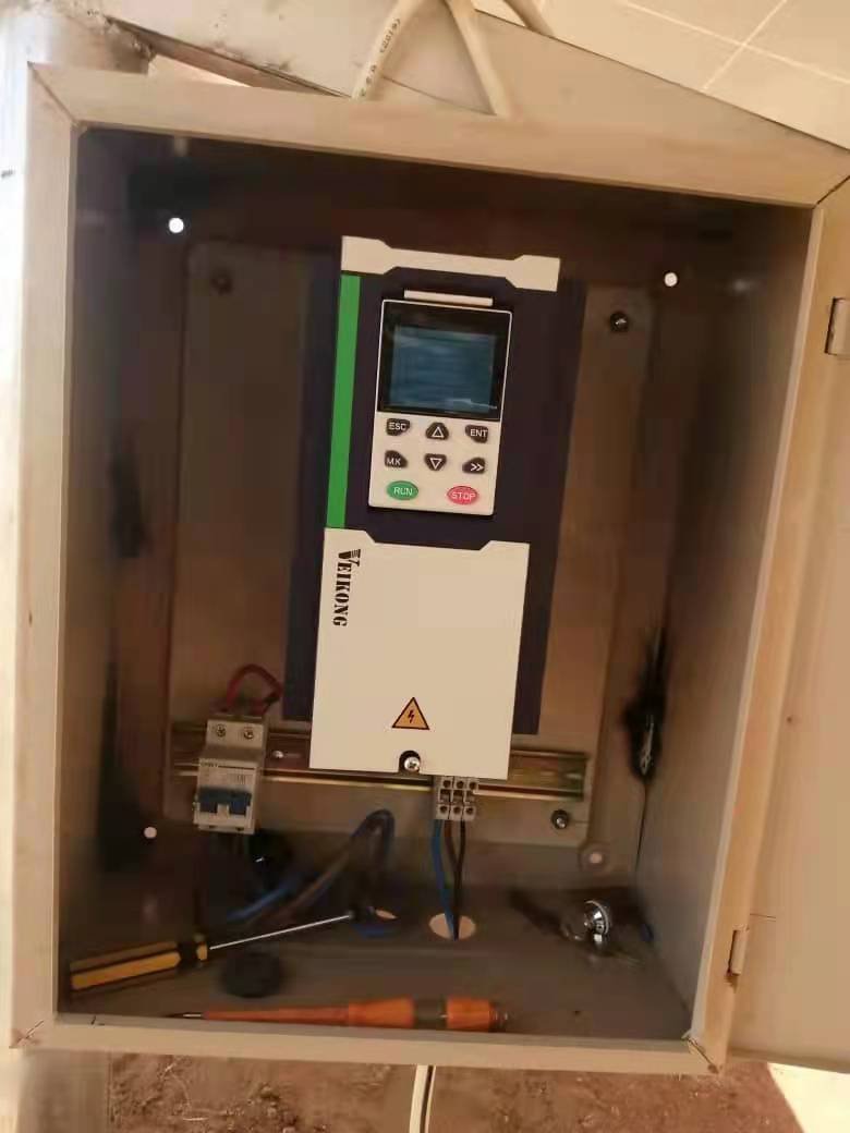 PV Solar Inverter DC To AC Three-Phase Converter 220V 0.75kw/1.5kw/2.2kw/4kw With MPPT Control Solar Pump VFD