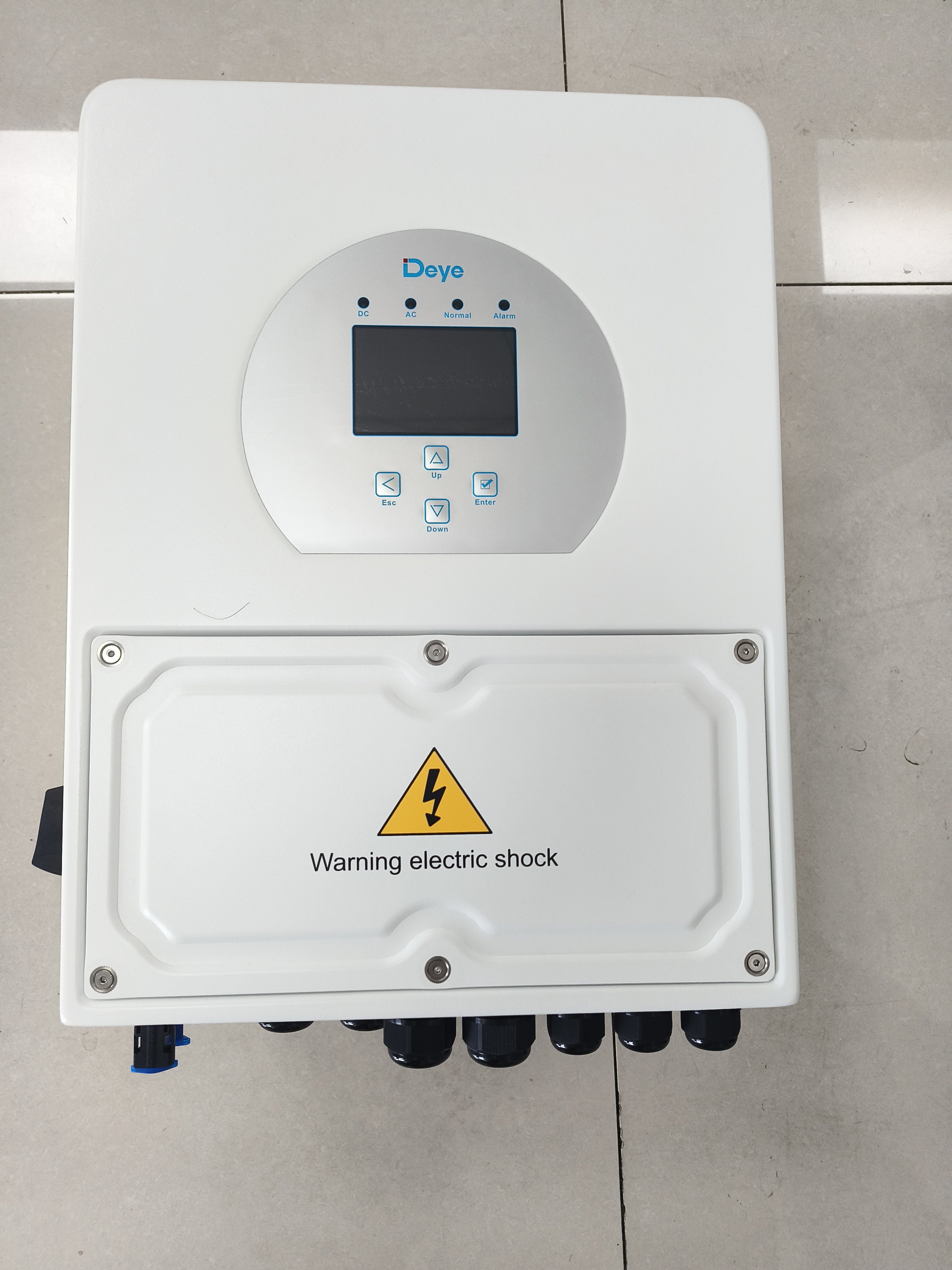 Deye Single Phase Hybrid solar inverter 3kw 3.6kw 5kw 6kw SUN-5K-SG04LP1-EU Large Factory in China