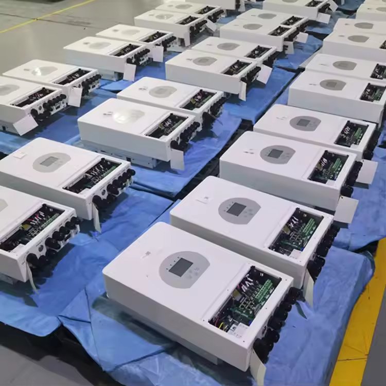 new model 5kw 6kw 8kw 10kw 12kw deye 3 phase hybrid inverter sun-12k-sg04lp3-eu off grid solar inverters