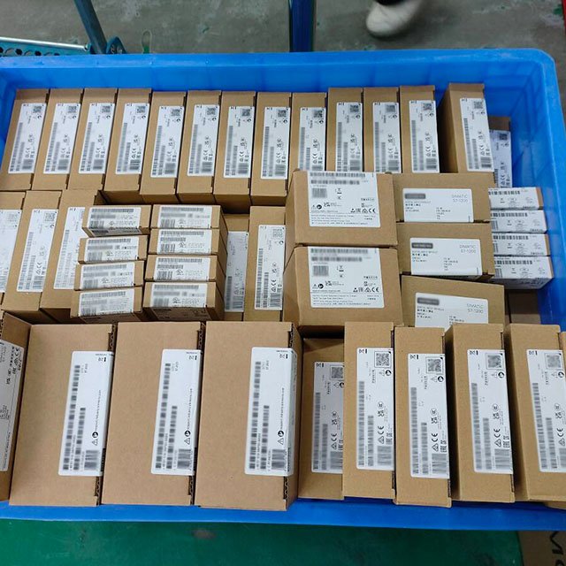 Competitive Price Industrial Inverter 0.75KW Altivar 12 1HP ATV12H075M2 with Heat Sink