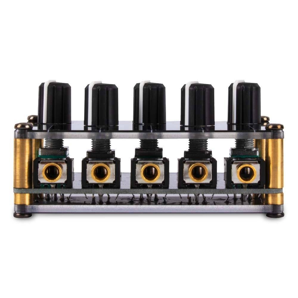4 Channel Mini Stereo Mixer Line Mixer for Live Studio Recording Portable Audio Sound Card Sound Mixing Console Audio Mixer