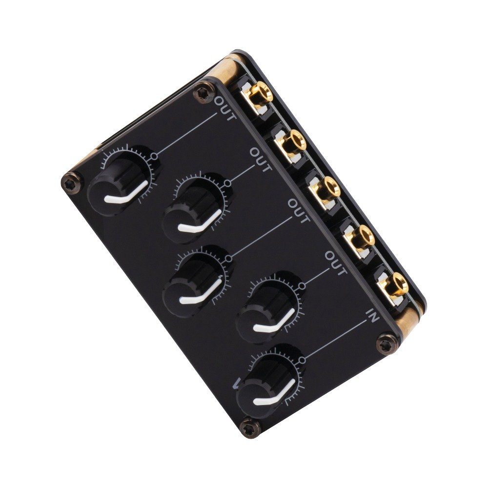 4 Channel Mini Stereo Mixer Line Mixer for Live Studio Recording Portable Audio Sound Card Sound Mixing Console Audio Mixer