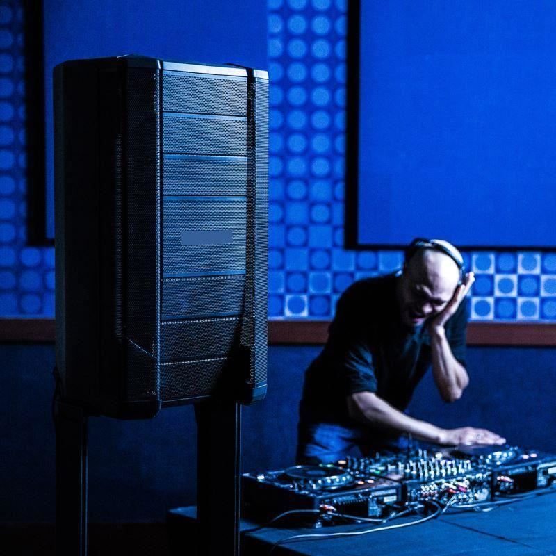 Powered Flexible Array Adaptable Sound System with Strong Output: HOT F1 Model 812