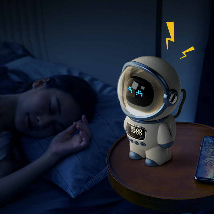 New Innovation Portable FM Radio Astronaut Smart Night Light Bluetooth speaker Astronaut LED Music Speaker