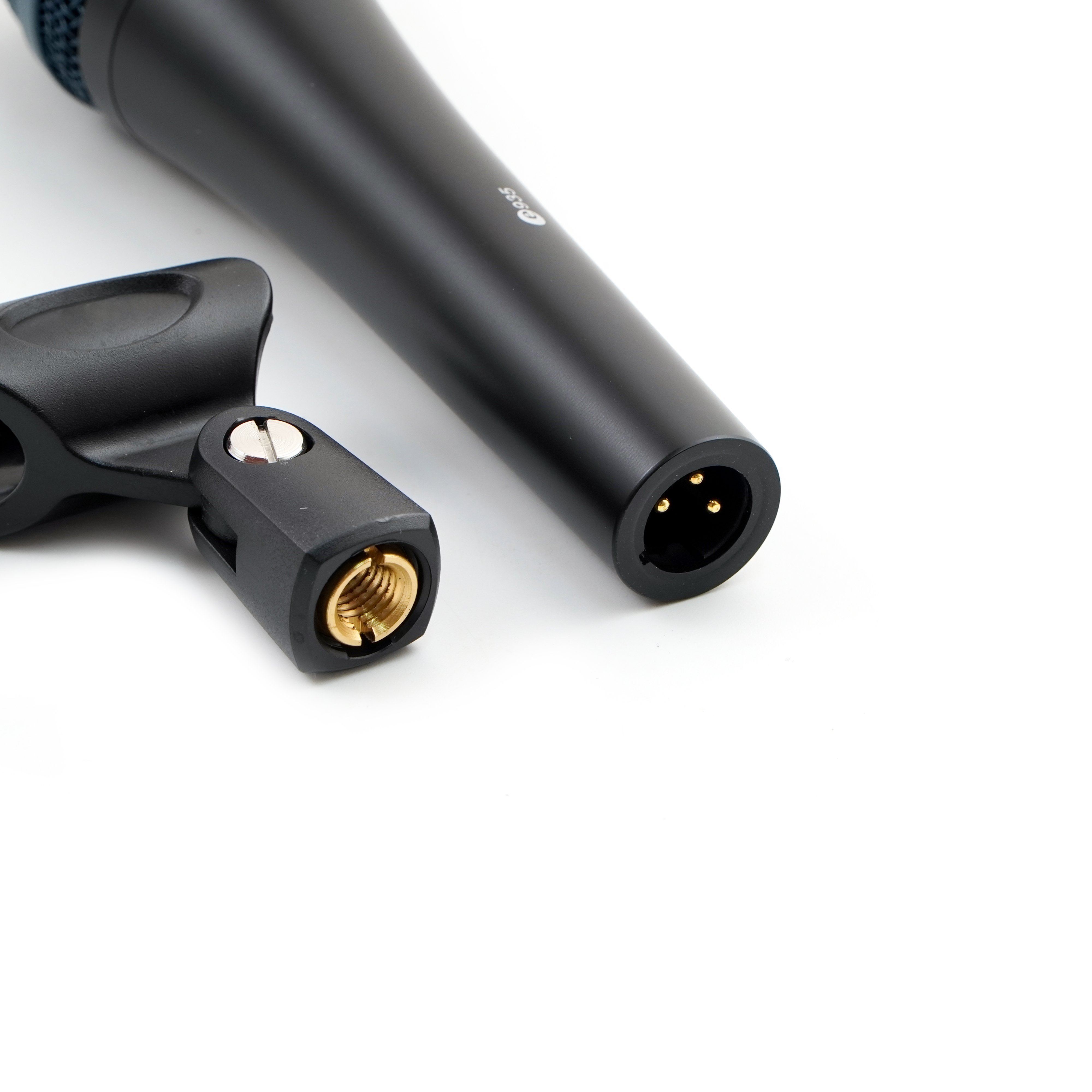 Professional E935 Vocal Dynamic Cardioid Wired Microphone Handheld Mic E935 for Karaoke Studio Recording,KTV Microphone