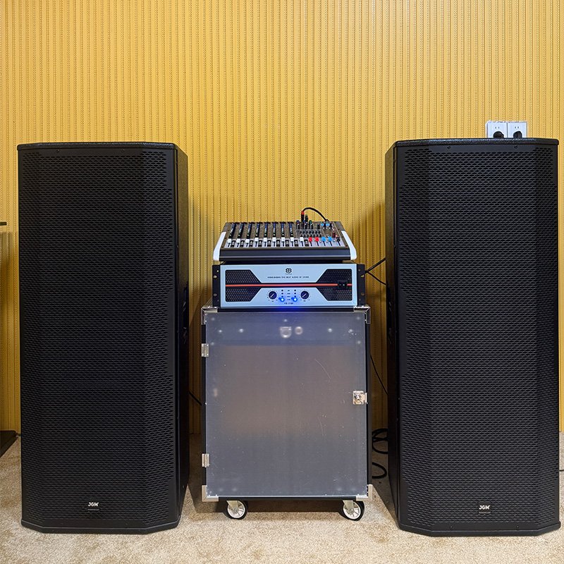 China Factory Wholesale active speakers 15 inch professional 1800w Speaker Portable line Array Sound Equipment Speaker