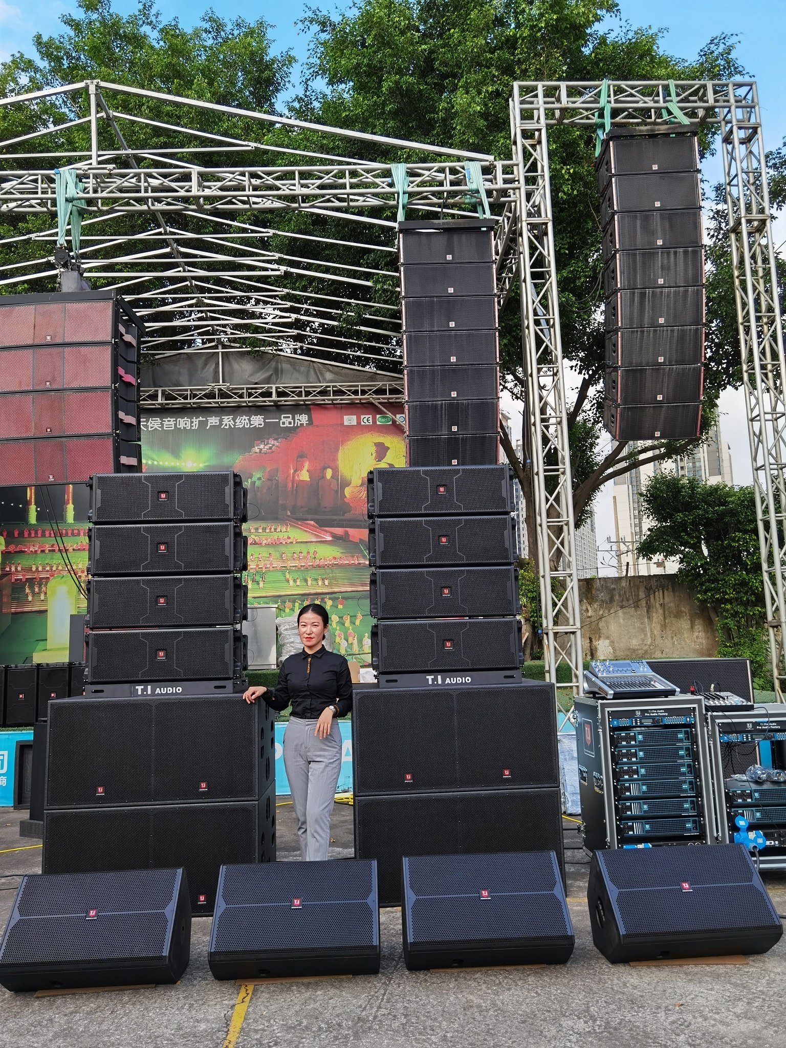 Hot sale active concert stage sound system dual 10'' two way powerful line array speaker set for church