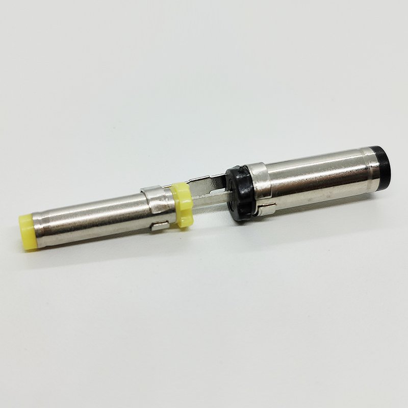 EBEI High Capacity 43mm 21mm 18.5mm Charging Male jack female plug pcb DC power plug connectors