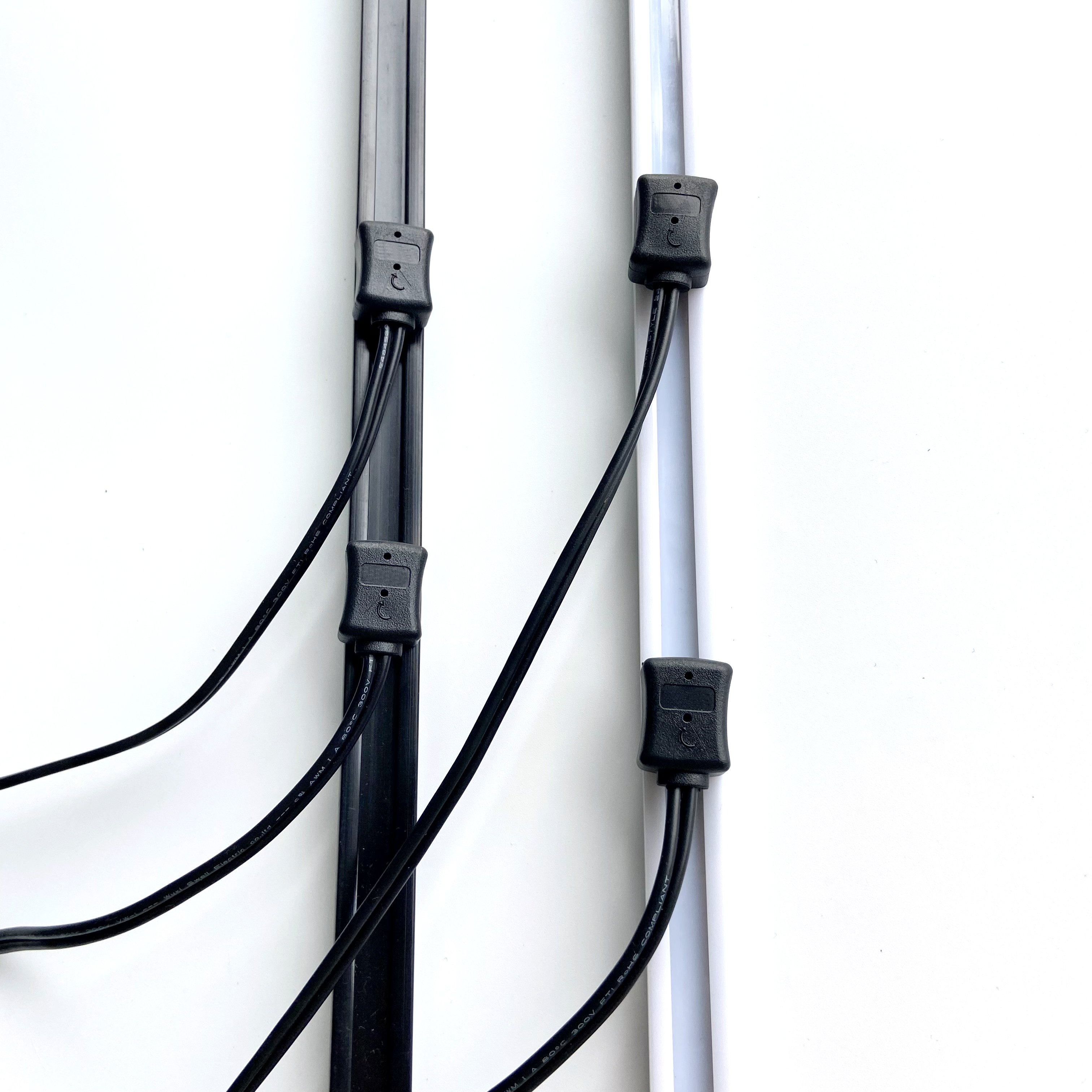 DC Power Connector Plug for Thin Track Rail to Light UP Retail Display Light Tube and Shelf Light Tube System